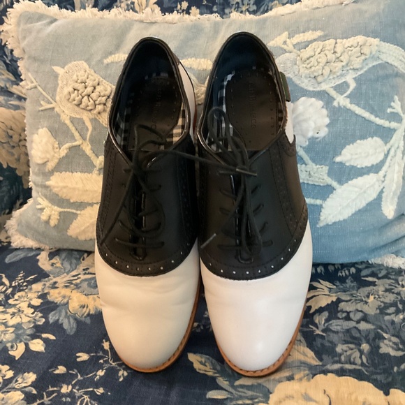 G.H. Bass&Co shoes. Black and white saddle shoes - Picture 6 of 6